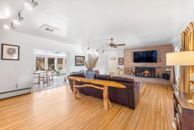 810 Solar Road NW, Albuquerque, NM 87107