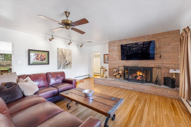 810 Solar Road NW, Albuquerque, NM 87107