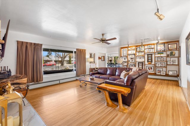 810 Solar Road NW, Albuquerque, NM 87107