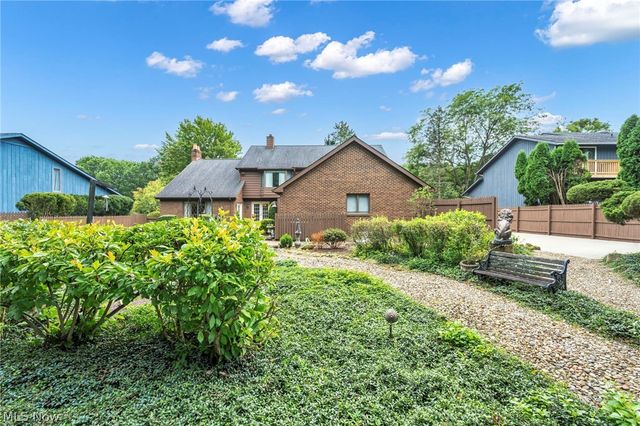 7411 Old Quarry Lane, Brecksville, OH 44141