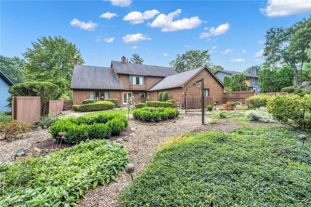 7411 Old Quarry Lane, Brecksville, OH 44141