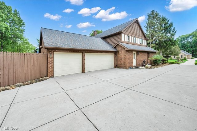 7411 Old Quarry Lane, Brecksville, OH 44141