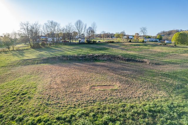 0 Theta Pike, Columbia, TN 38401