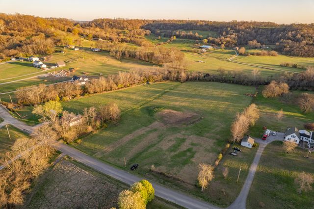 0 Theta Pike, Columbia, TN 38401