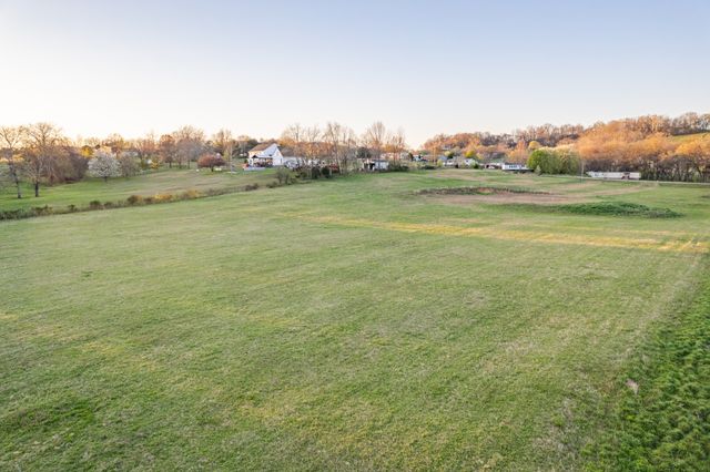 0 Theta Pike, Columbia, TN 38401