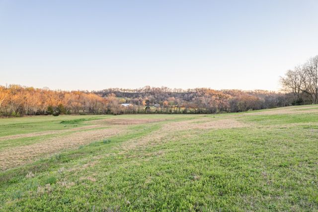 0 Theta Pike, Columbia, TN 38401