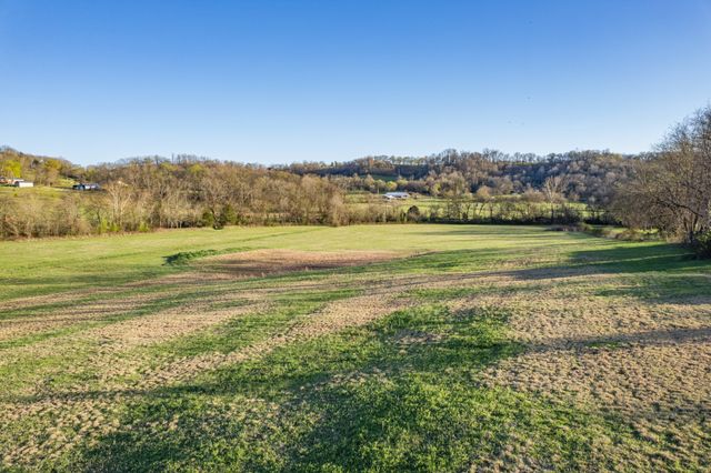 0 Theta Pike, Columbia, TN 38401