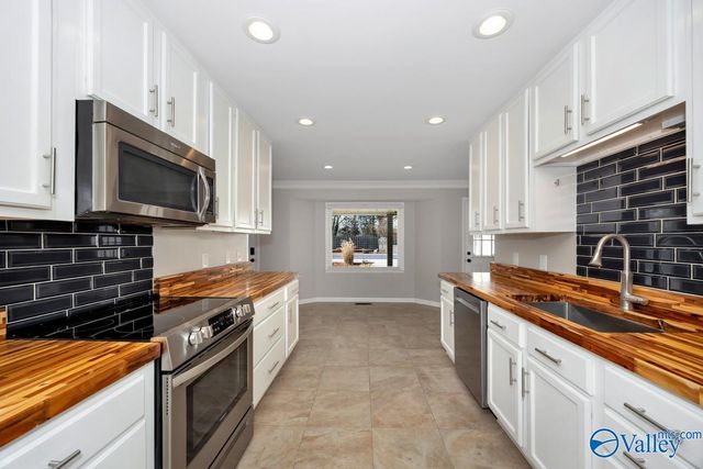 6403 Trailwood Drive, Huntsville, AL 35811