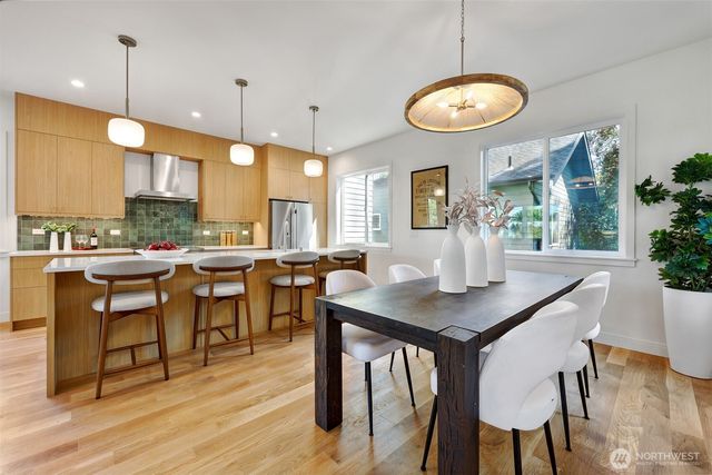 707 N 65th Street, Seattle, WA 98103