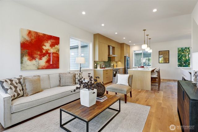 707 N 65th Street, Seattle, WA 98103