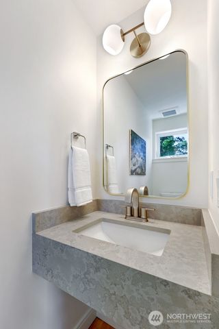 707 N 65th Street, Seattle, WA 98103