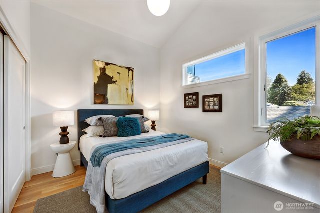 707 N 65th Street, Seattle, WA 98103