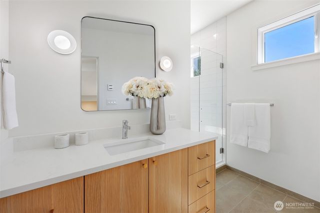 707 N 65th Street, Seattle, WA 98103