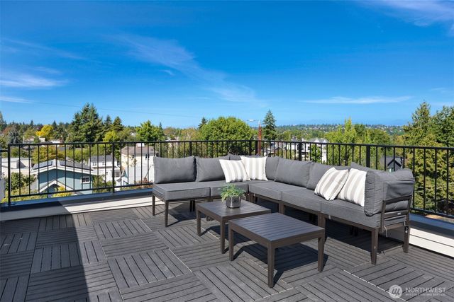 707 N 65th Street, Seattle, WA 98103