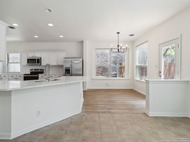 1230 Knights Cross, San Antonio, TX 78258