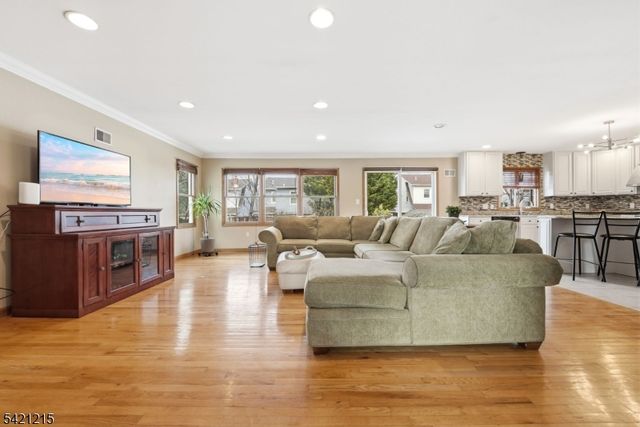 16 Arlington Blvd, North Arlington Boro, NJ 07031