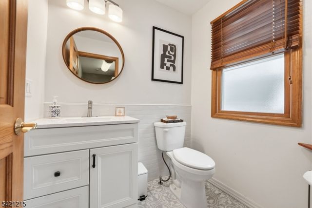 16 Arlington Blvd, North Arlington Boro, NJ 07031