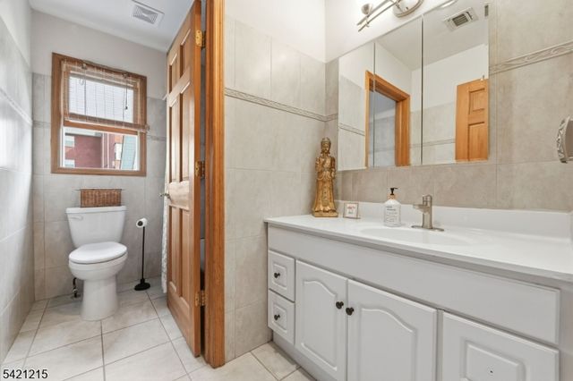 16 Arlington Blvd, North Arlington Boro, NJ 07031