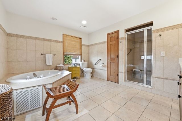 16 Arlington Blvd, North Arlington Boro, NJ 07031