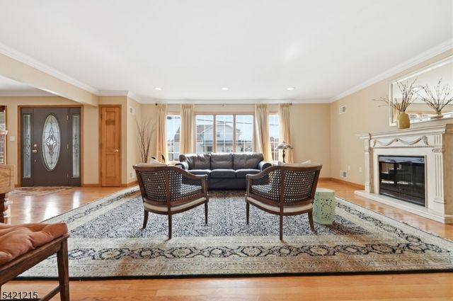 16 Arlington Blvd, North Arlington Boro, NJ 07031