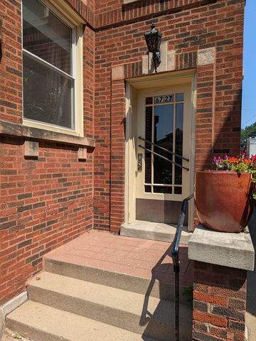 6727 N Maplewood Avenue, Chicago, IL 60645