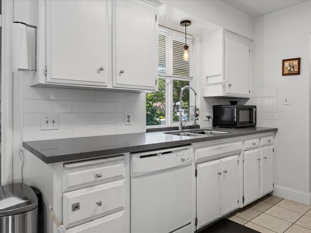 649 W Ashcroft Avenue, Clovis, CA 93612
