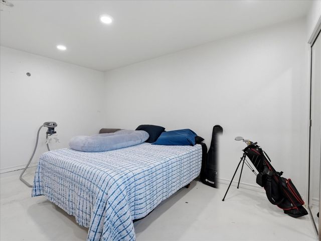 649 W Ashcroft Avenue, Clovis, CA 93612