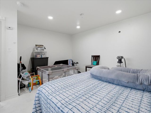 649 W Ashcroft Avenue, Clovis, CA 93612