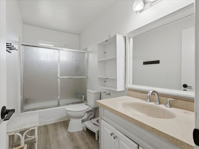 649 W Ashcroft Avenue, Clovis, CA 93612
