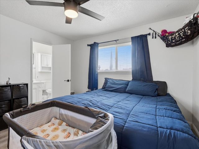 649 W Ashcroft Avenue, Clovis, CA 93612
