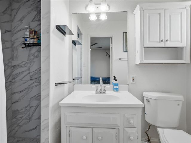 649 W Ashcroft Avenue, Clovis, CA 93612