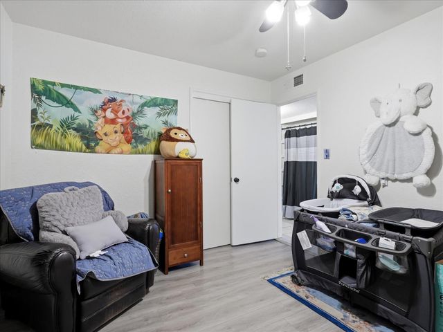 649 W Ashcroft Avenue, Clovis, CA 93612