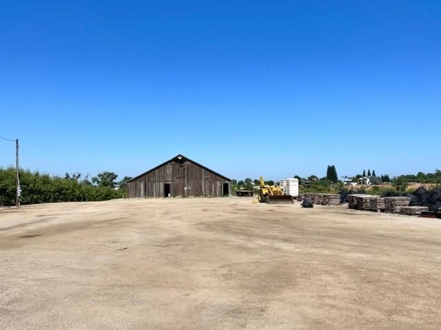 5923 N Biola Avenue, Fresno, CA 93723