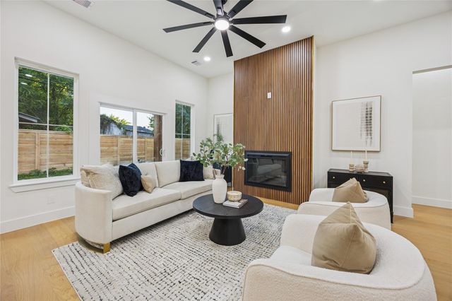 206 Milwaukee Street, Houston, TX 77009