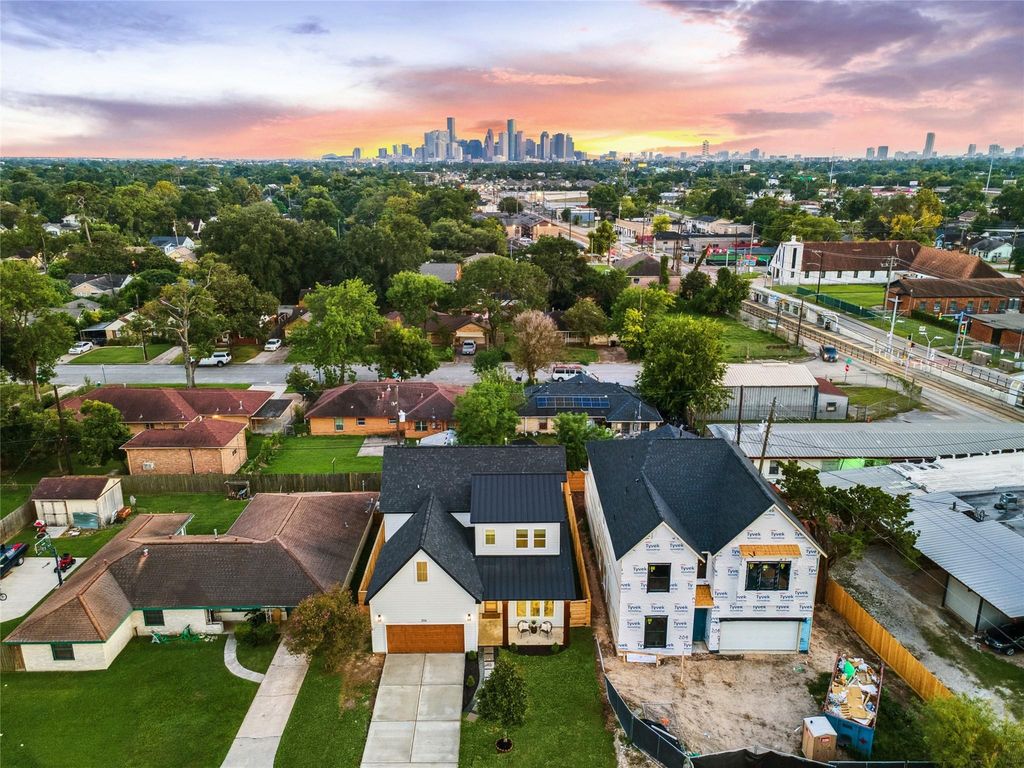 206 Milwaukee Street, Houston, TX 77009