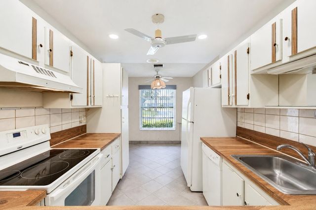 5241 Privet Place B, Delray Beach, FL 33484