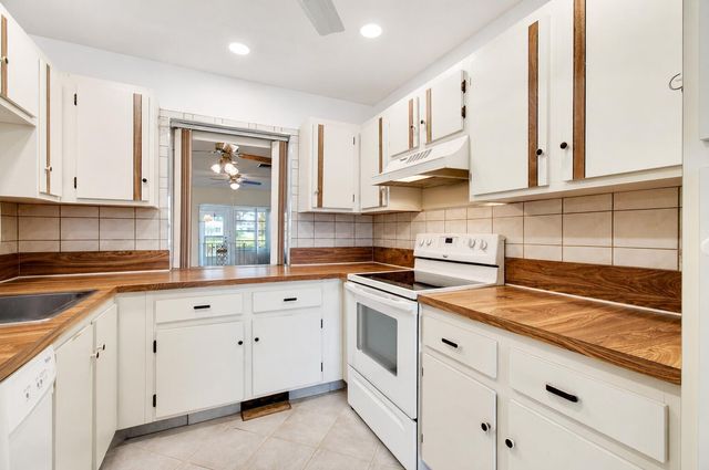 5241 Privet Place B, Delray Beach, FL 33484