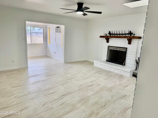 5817 W TIERRA BUENA Lane, Glendale, AZ 85306