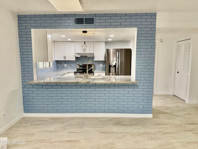 5817 W TIERRA BUENA Lane, Glendale, AZ 85306