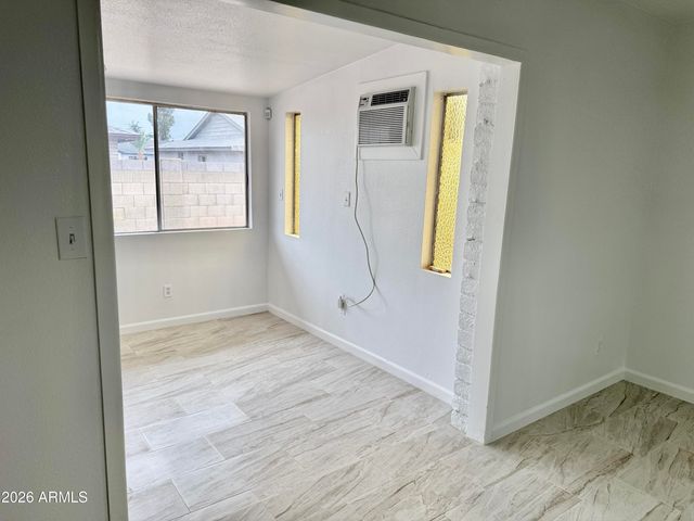 5817 W TIERRA BUENA Lane, Glendale, AZ 85306