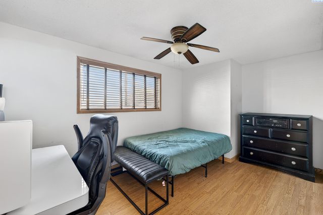 712 W Jan St, Pasco, WA 99302