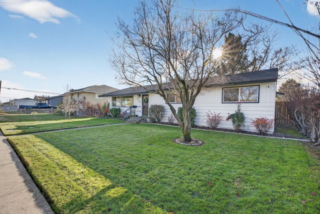 712 W Jan St, Pasco, WA 99302