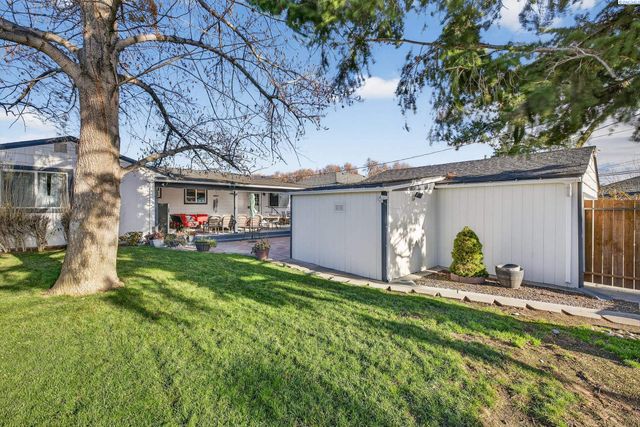 712 W Jan St, Pasco, WA 99302