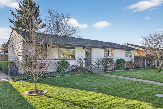 712 W Jan St, Pasco, WA 99302
