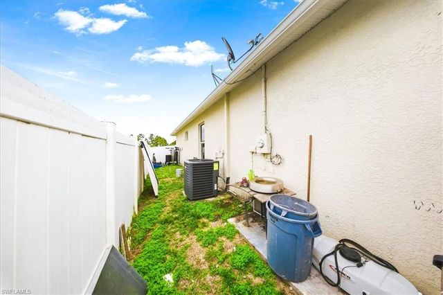 816 Cortez AVE, Lehigh Acres, FL 33972