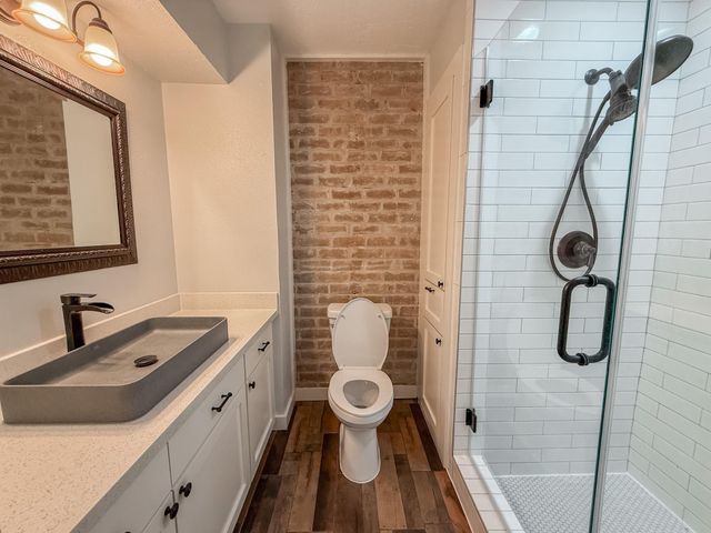 1210 Saxony Lane, Nassau Bay, TX 77058