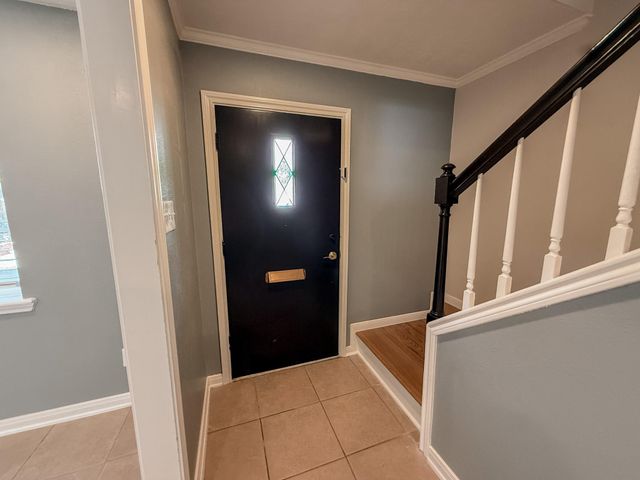 1210 Saxony Lane, Nassau Bay, TX 77058