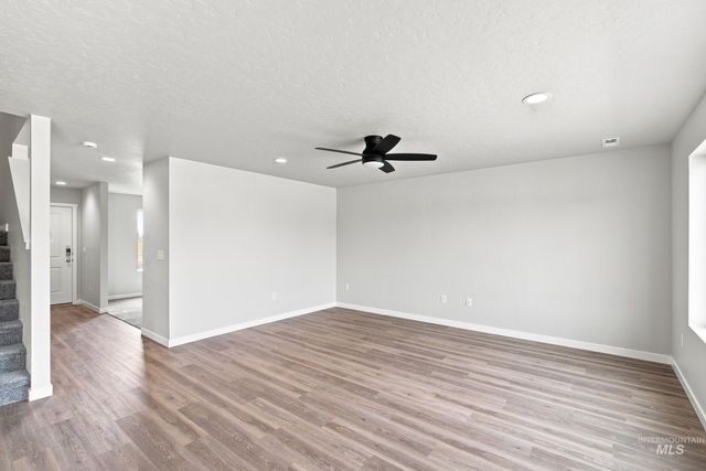 1716 Gyrfalcon St, Middleton, ID 83644