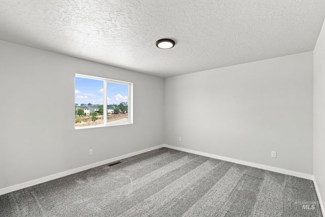 1716 Gyrfalcon St, Middleton, ID 83644