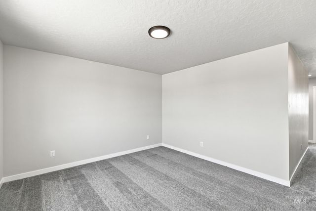 1716 Gyrfalcon St, Middleton, ID 83644